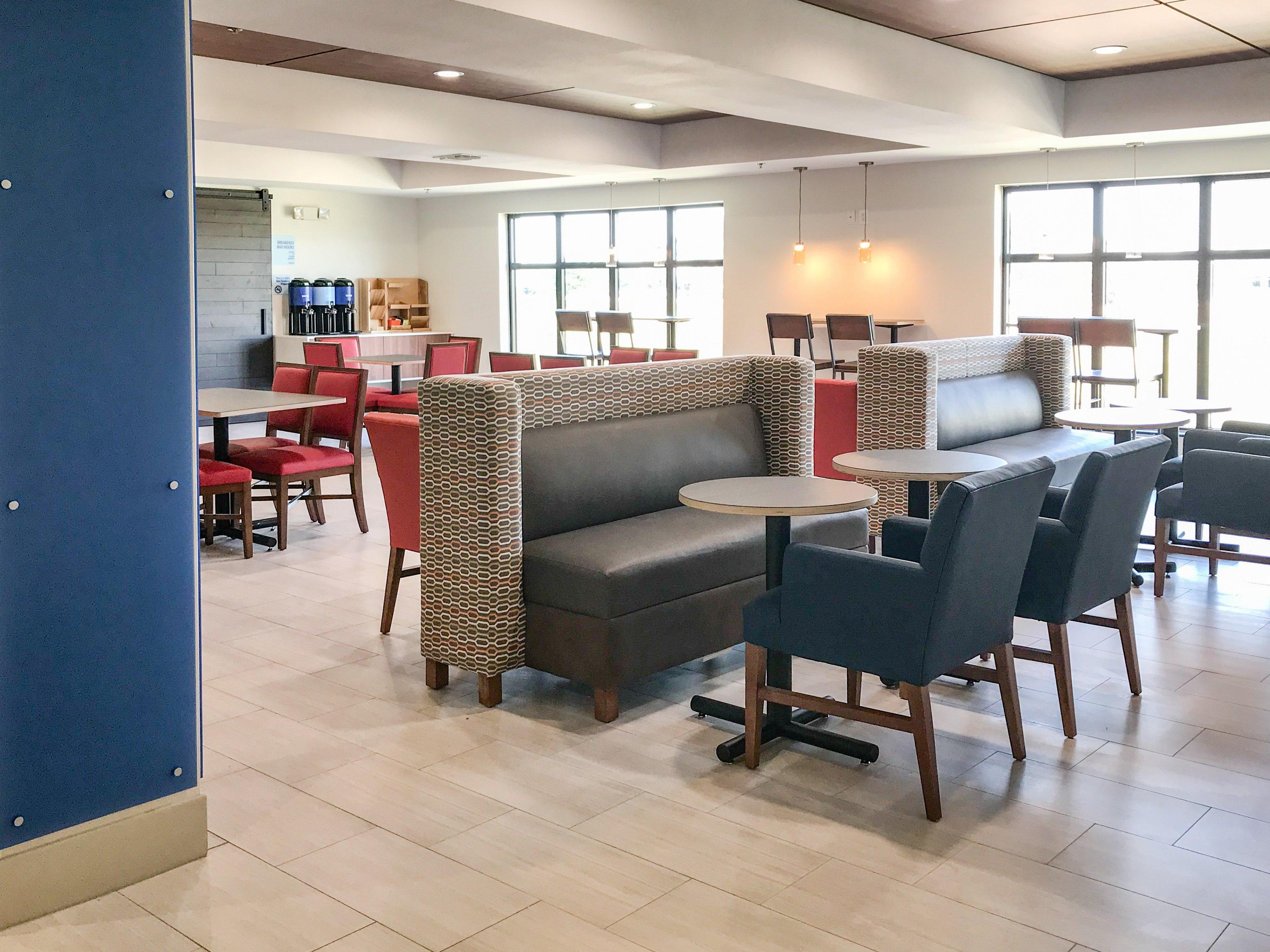 Holiday Inn Express & Suites Lubbock West By Ihg Exterior photo