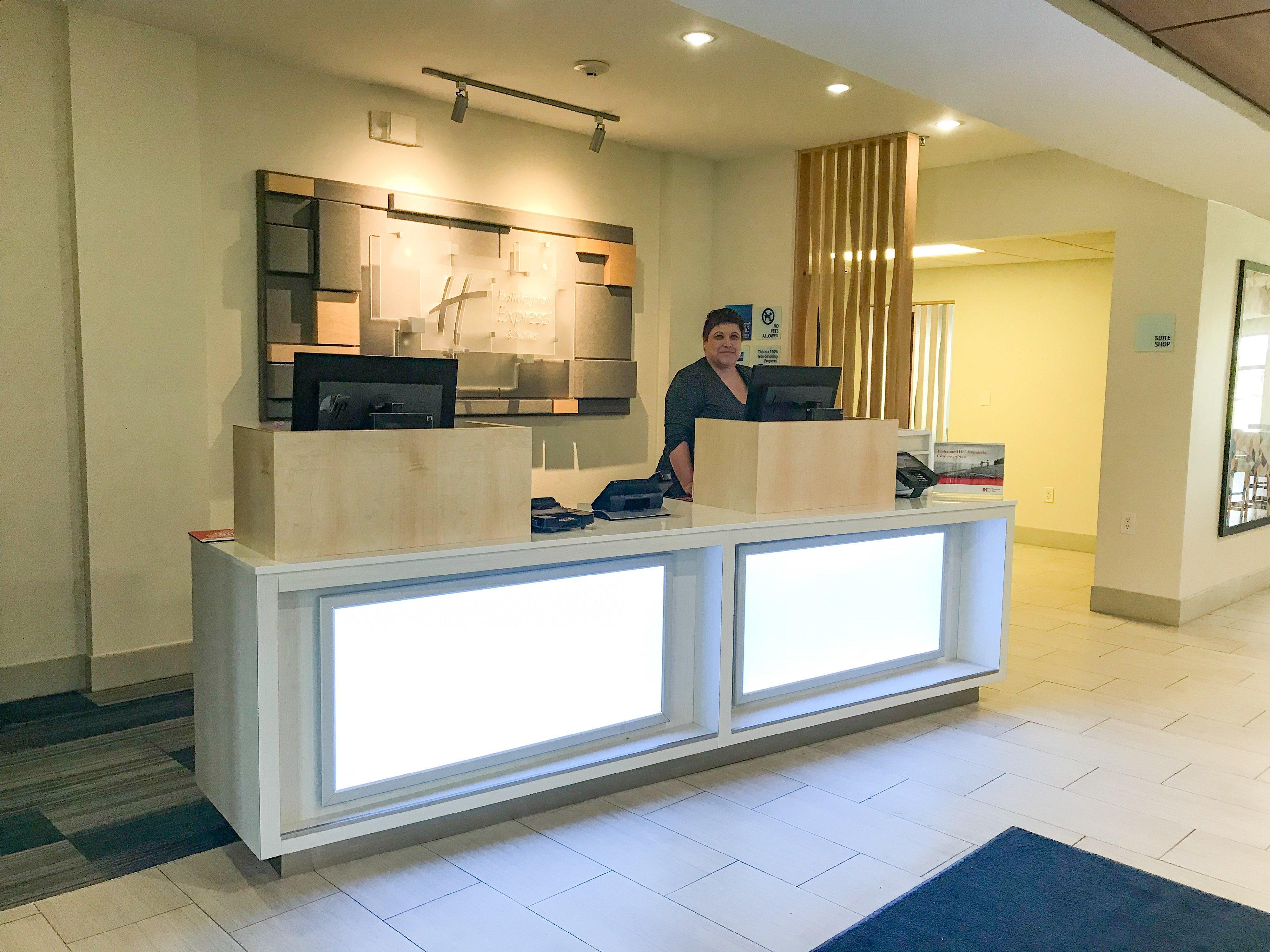 Holiday Inn Express & Suites Lubbock West By Ihg Exterior photo