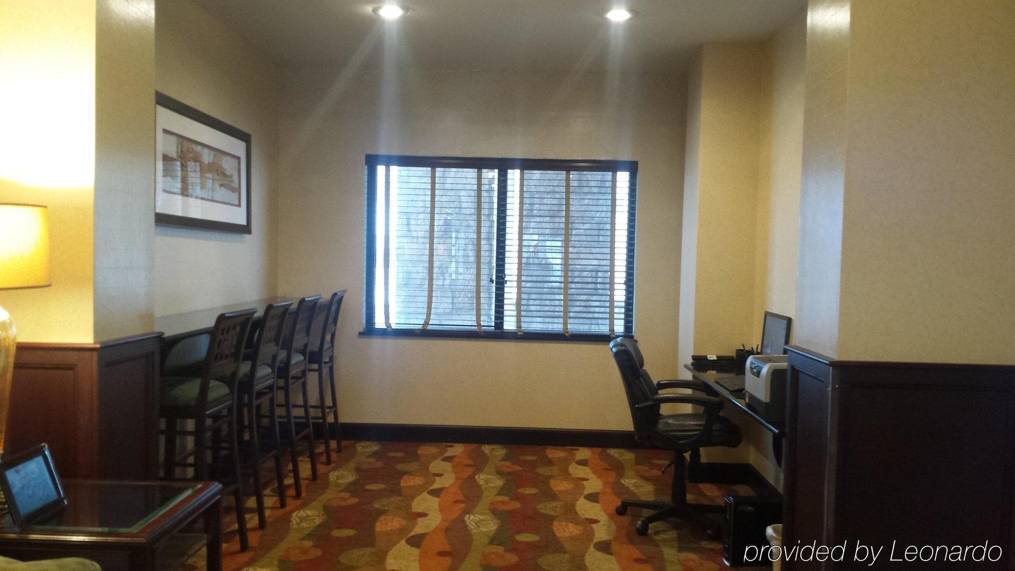 Holiday Inn Express & Suites Lubbock West By Ihg Exterior photo