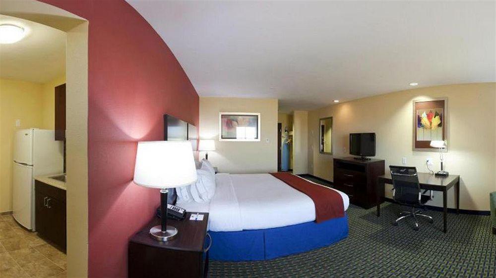 Holiday Inn Express & Suites Lubbock West By Ihg Exterior photo